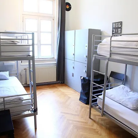 Hostel Zeppelin *