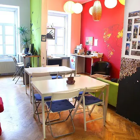 Hostel Zeppelin *